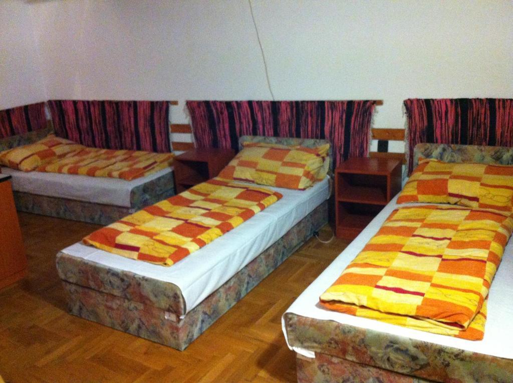 Season Hostel 2 บูดาเปสต์ ห้อง รูปภาพ